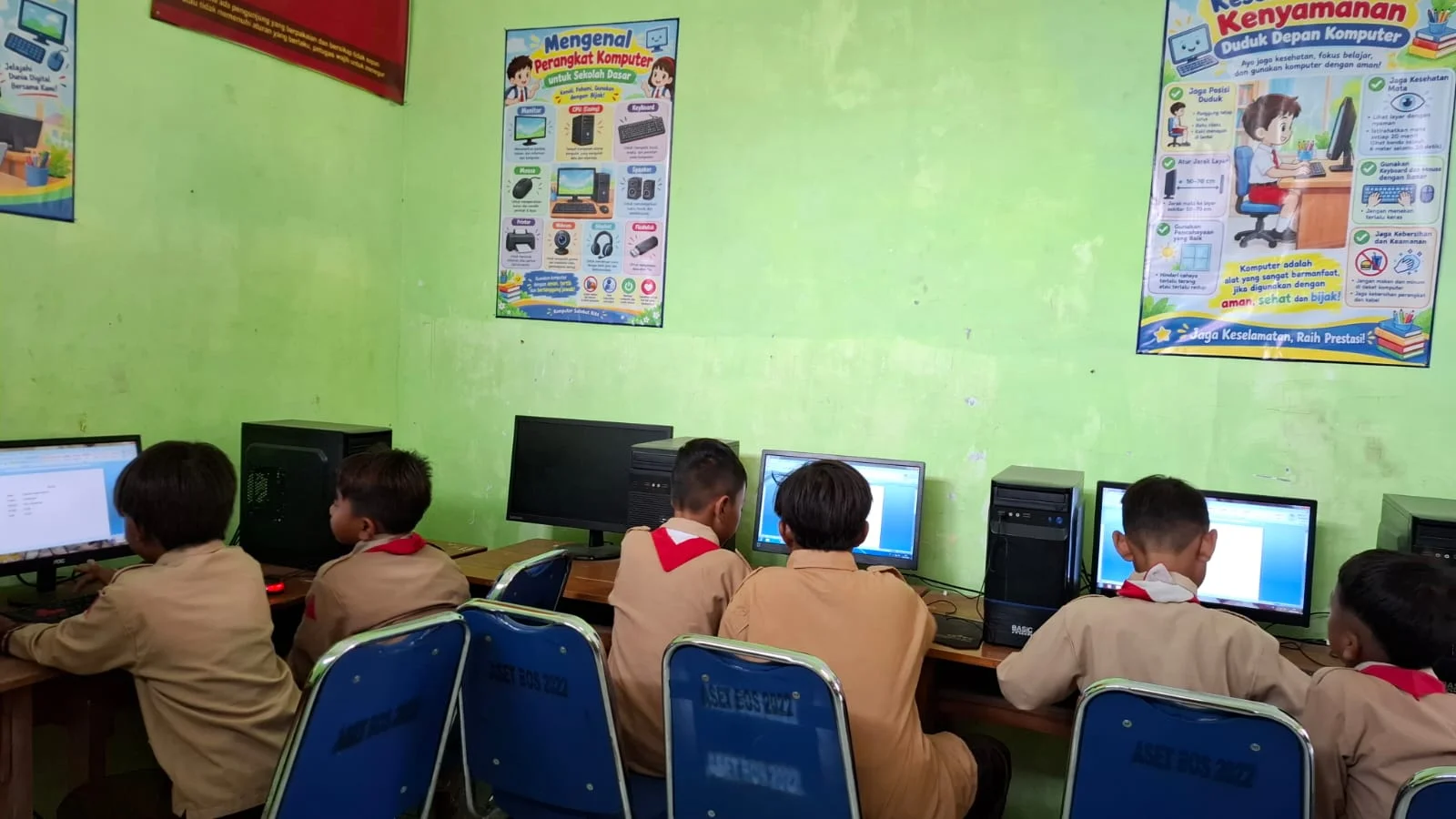 Ekstrakurikuler Komputer di SD Negeri 1 Alasmalang